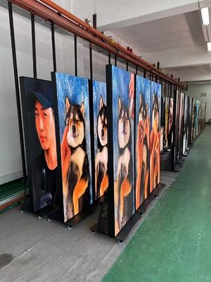 IPシリーズ 汎用 640x1920mm インダース LED ポスター 高リフレッシュレート&ワイヤレス制御